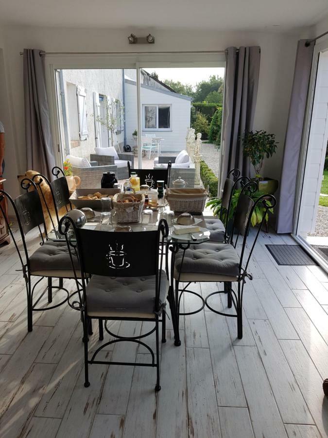 Bed and Breakfast La longere Des Glycines Egligny Exterior foto